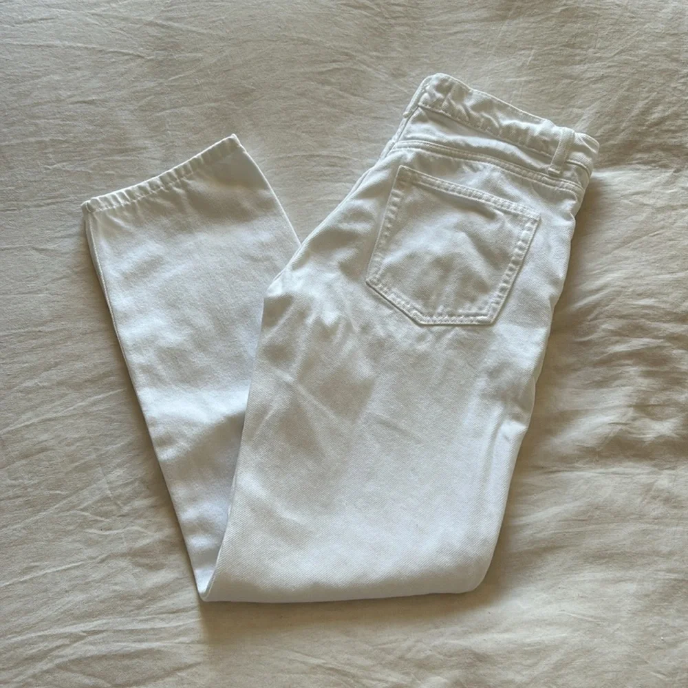 ✨ REFORMATION BUTTON FLY STRAIGHT LEG JEANS IN VINTAGE WHITE SZ 26/27 - Picture 2 of 8